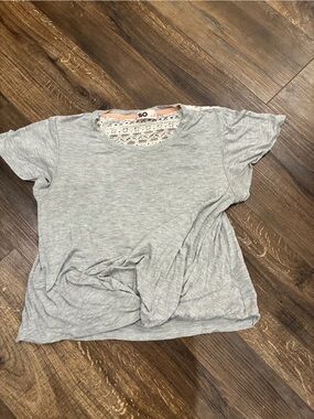 SO Kohls Juniors Gray Lace-Back Short Sleeve Top X-Small